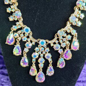 “Crownlight Majesty” Royal Drop Necklace – Fluorescent Pear-Shaped Crystals